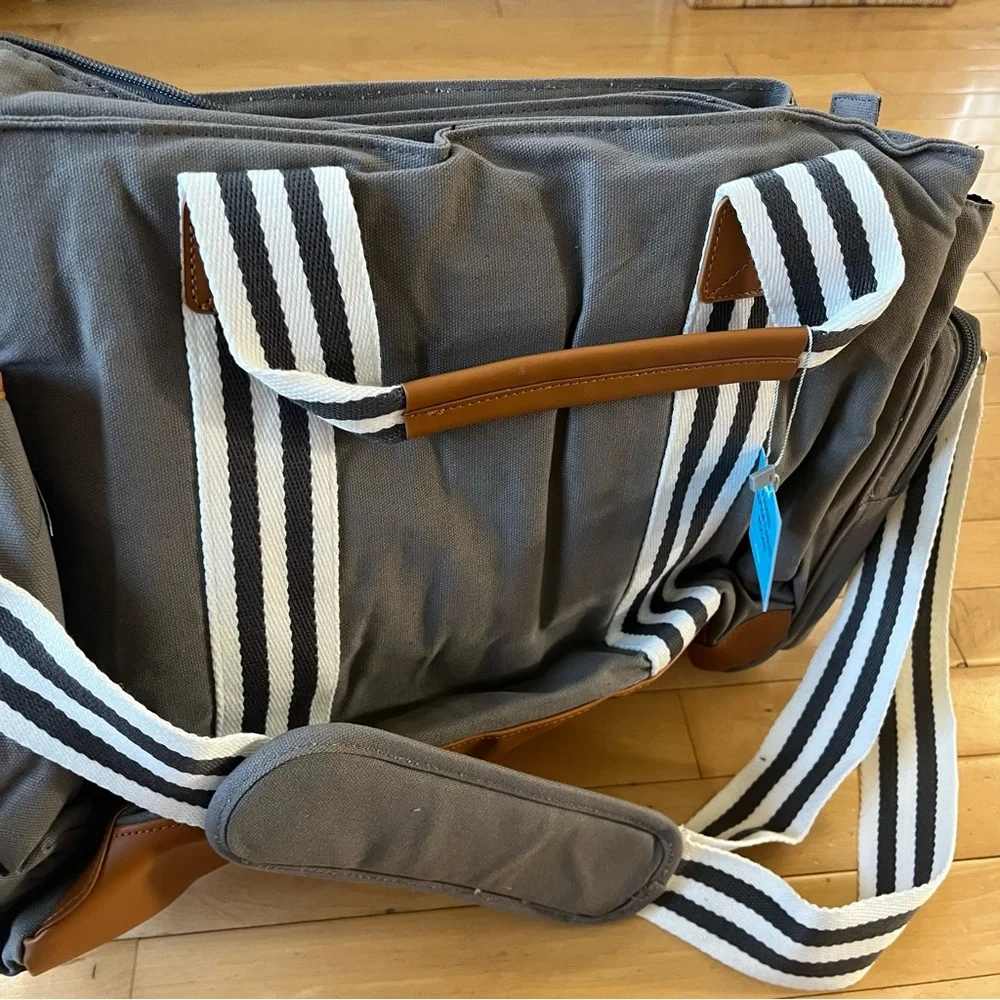 Baby K’tan NEW Wet Dry Insulated Weekender Grey Diaper Bag